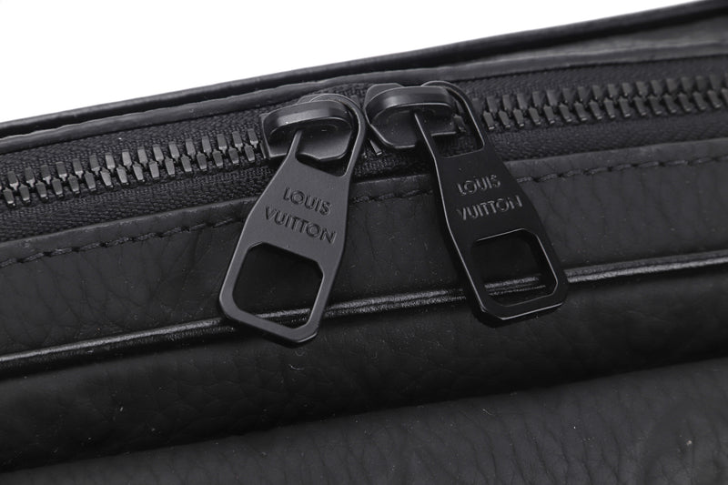 LOUIS VUITTON M23742 STEAMER MESSENGER BLACK TAURILLION MONOGRAM EMBOSSED LEATHER, WITH STRAP, DUST COVER & BOX