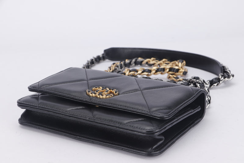 CHANEL 19 WALLET ON CHAIN (U41Txxxx) BLACK LAMBSKIN, TRI COLOR CHAIN, WITH DUST COVER & BOX