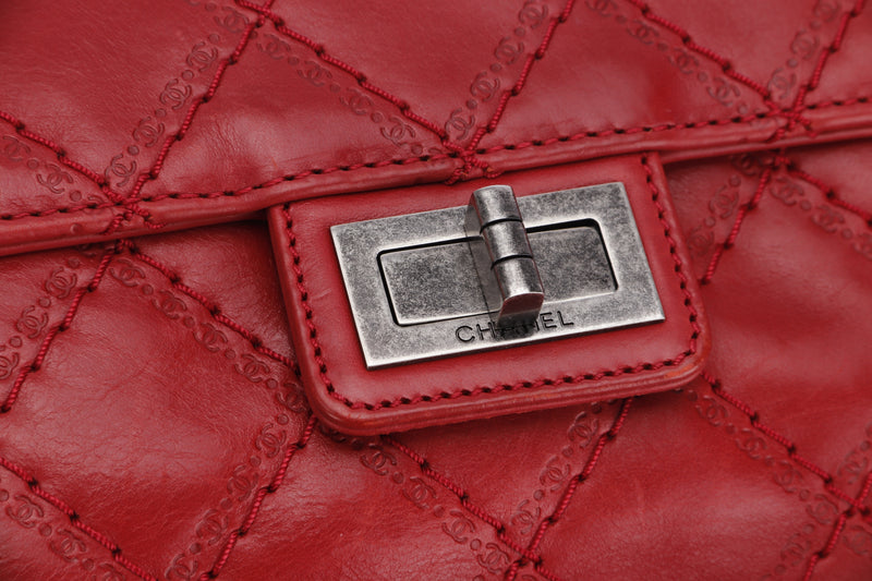 CHANEL REISSUE 226 (1592xxxx) RED CALF LEATHER WITH RUTHENIUM CHAIN, WITH CARD, WITH DUST COVER