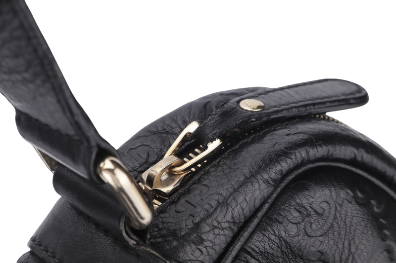 GUCCI BLACK GUCCISSIMA LEATHER MESSENGER BAG (201448 002123) GOLD HARDWARE, NO DUST COVER