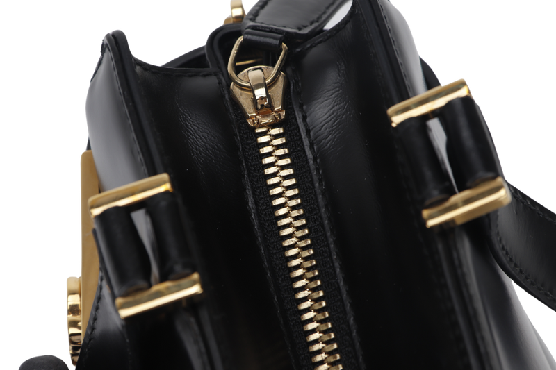 SALVATORE FERRAGAMO VINTAGE GANCINI BAG BLACK MEDIUM SMOOTH LEATHER GOLD HARDWARE AQ-21.0167 WITH DUST COVER