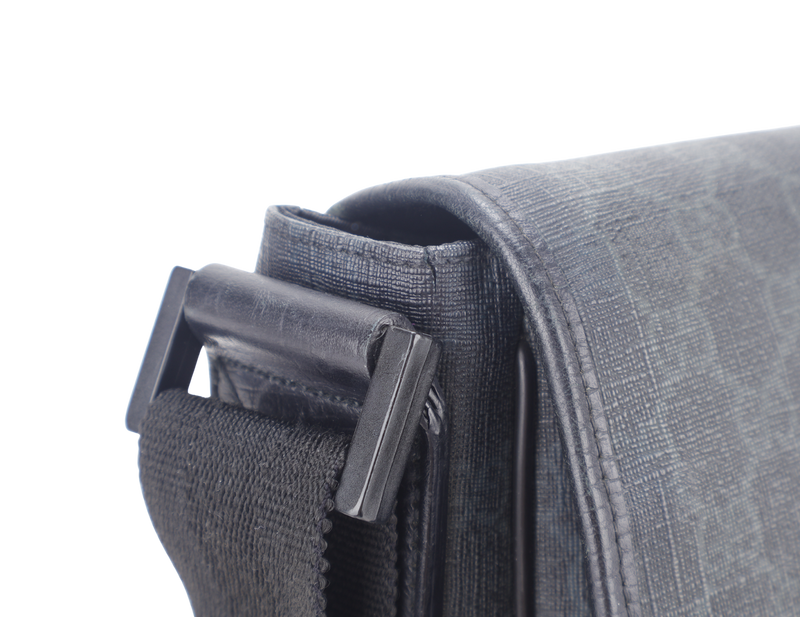 GUCCI BLACK GG SUPREME CANVAS MESSENGER BAG SILVER HARDWARE NO DUST COVER
