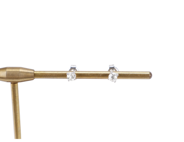 DIAMOND STUD EARRING 9K WG