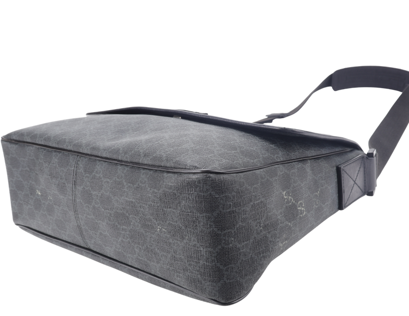 GUCCI BLACK GG SUPREME CANVAS MESSENGER BAG SILVER HARDWARE NO DUST COVER
