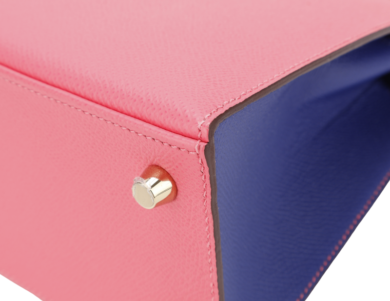 HERMES KELLY 25 HSS STAMP C (YEAR 2018) ROSE AZALEE, BLUE ELECTRIC EPSOM LEATHER, BRUSHED GOLD HARDWARE WITH STRAP, KEYS, LOCK AND DUST COVER