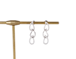18K WG RAINDROP EARRINGS WITH DIAMOND 4.3G WITH BOX