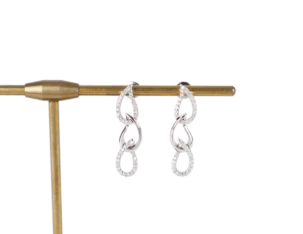 18K WG RAINDROP EARRINGS WITH DIAMOND 4.3G WITH BOX