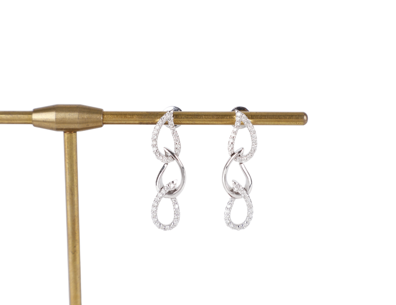 18K WG RAINDROP EARRINGS WITH DIAMOND 4.3G WITH BOX