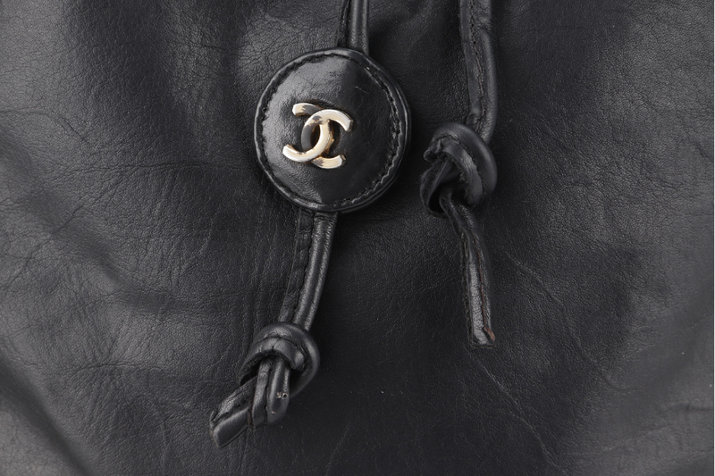 CHANEL VINTAGE BLACK LAMBSKIN BUCKET BAG WITH COIN POUCH GOLD HARDWARE NO HOLO, NO CARD AND NO DUST COVER