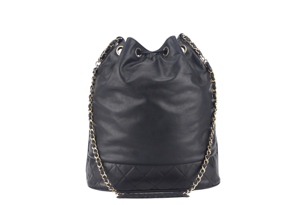 CHANEL VINTAGE BLACK LAMBSKIN BUCKET BAG WITH COIN POUCH GOLD HARDWARE NO HOLO, NO CARD AND NO DUST COVER