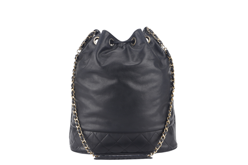 CHANEL VINTAGE BLACK LAMBSKIN BUCKET BAG WITH COIN POUCH GOLD HARDWARE NO HOLO, NO CARD AND NO DUST COVER