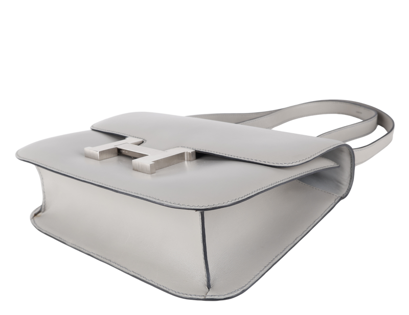 HERMES CONSTANCE 25 GRIS PERLE SWIFT LEATHER BRUSHED SILVER HARDWARE STAMP O (YEAR 2011) WITH DUST COVER AND BOX