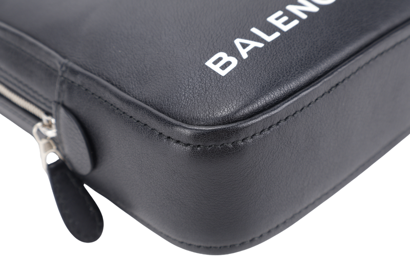 BALENCIAGA TRIANGLE CLUTCH BAG BLACK CALFSKIN SILVER HARDWARE WITH DUST COVER