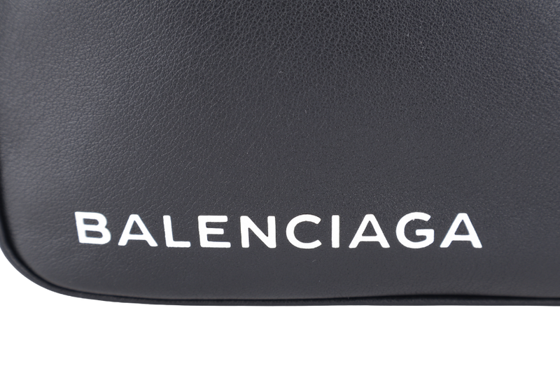 BALENCIAGA TRIANGLE CLUTCH BAG BLACK CALFSKIN SILVER HARDWARE WITH DUST COVER
