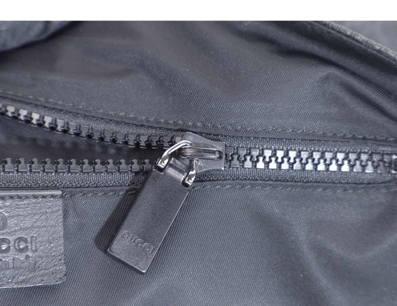 GUCCI BLACK GG SUPREME CANVAS MESSENGER BAG SILVER HARDWARE NO DUST COVER