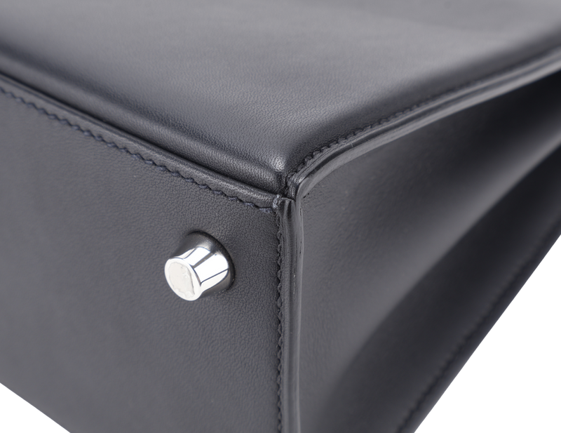 HERMES KELLY 25 PADDED SELLIER STAMP Z (YEAR 2021) BLACK SWIFT LEATHER SILVER HARDWARE WITH STRAP, KEYS, LOCK AND DUST COVER