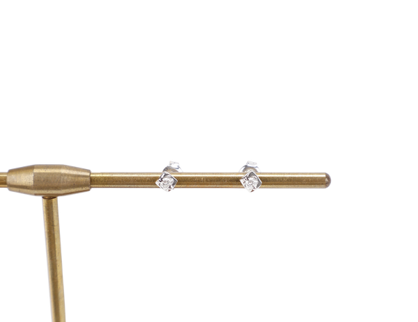 18K WG EARRINGS WITH DIAMOND 0.8G WITH BOX
