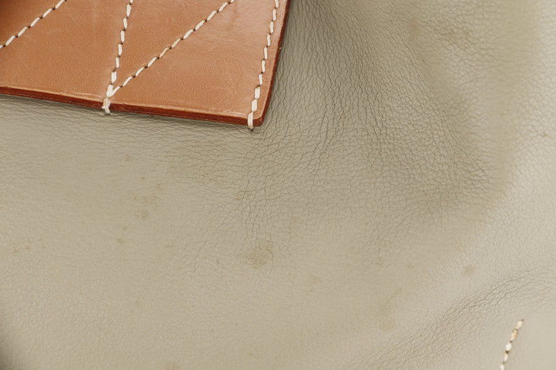 Hermès Virevolte Shoulder Bag in Green Sauge Swift Leather and