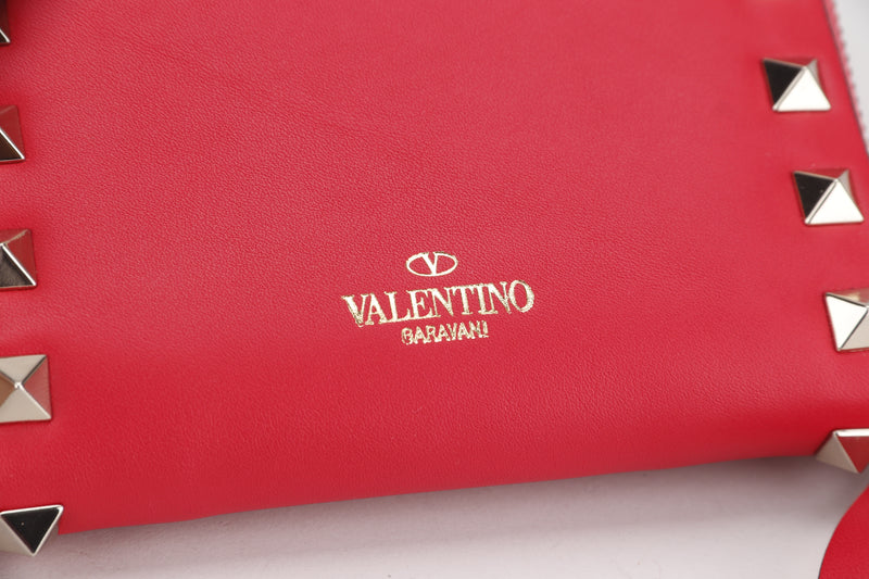 VALENTINO ROCKSTUD RED LEATHER ZIPPY CARD HOLDER, WITH BOX