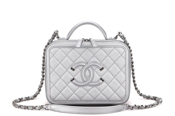 CHANEL VANITY CASE 20CM (2479xxxx) METALLIC SILVER CAVIAR LEATHER, WITH CARD & BOX, NO DUST COVER