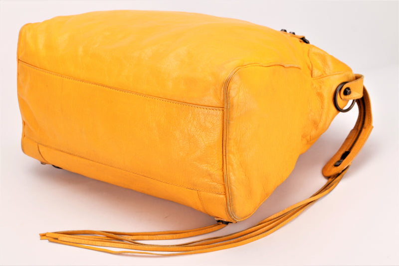 BALENCIAGA CLASSIC CITY (235216.7060) MUSTARD YELLOW, BLACK COATED HARDWARE, CALF LEATHER, WITH DUST COVER, NO CARD & BOX