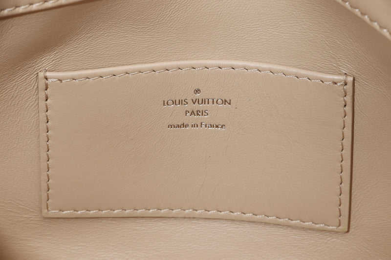Louis Vuitton Monogram With Big Logo Center Black Round Rug - Tagotee