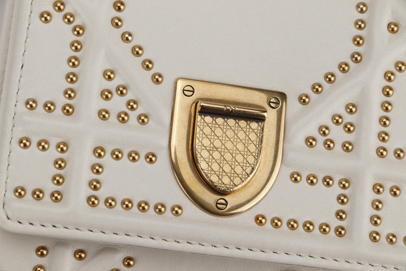 CHRISTIAN DIOR OFF WHITE LEATHER STUDDED DIORAMA VERTICAL CLUTCH (S0632CN OS-030), GOLD HARDWARE, WITH CARD, DUST COVER & BOX