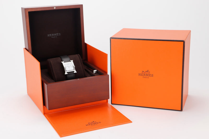 HERMES HEURE H AUTOMATIQUE WATCH, W 26.5 x H 35MM, WITH BOOKLET, CERTIFICATE & BOX