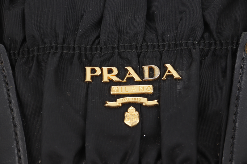 PRADA TESSUTO GAUFRE NYLON NERO (IBA 336) WITH STRAP