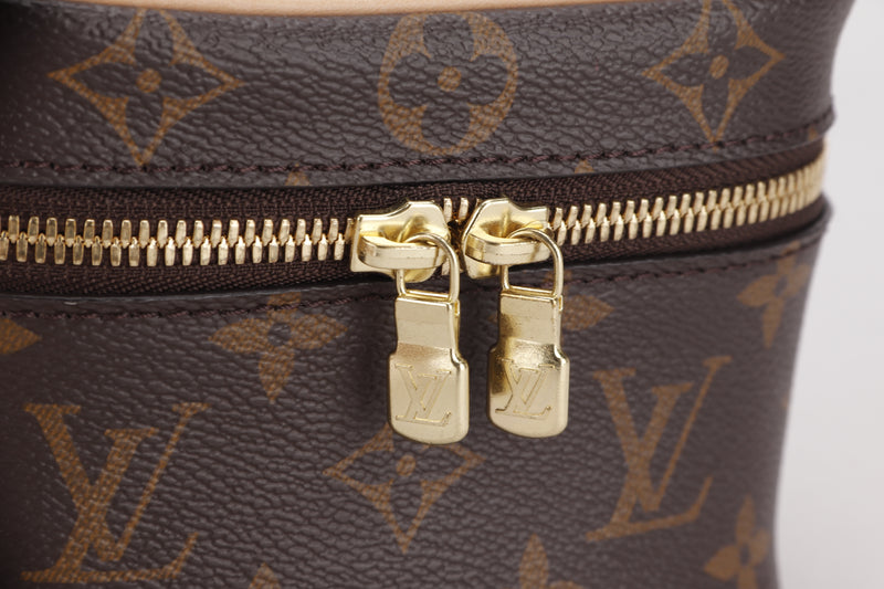 LOUIS VUITTON NICE NANO TOILETRY POUCH VS. NICE MINI TOILETRY POUCH/ WHICH  IS BETTER?/ WHAT FITS 