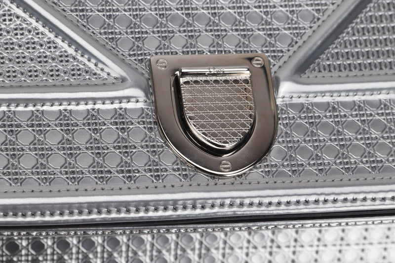 CHRISTIAN DIOR DIORAMA MEDIUM METALLIC SILVER 2 WAY BAG (09-BO-0195) SILVER HARDWARE, WITH CARD & DUST COVER