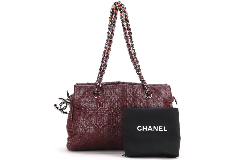 CHANEL GRAPHIC EDGE TOTE BAG 30CM (1290xxxx) BURGUNDY COLOR LEATHER SILVER HARDWARE, WITH DUST COVER,  NO CARD