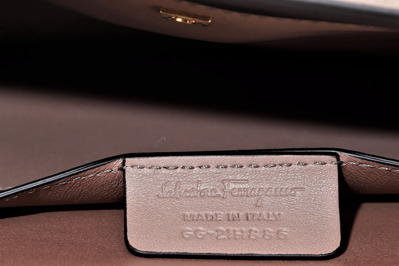 SALVATORE FERRAGAMO BEIGE LEATHER FLAP STUDIO BAG (GG-21H886) GOLD HARDWARE, WITH DUST COVER