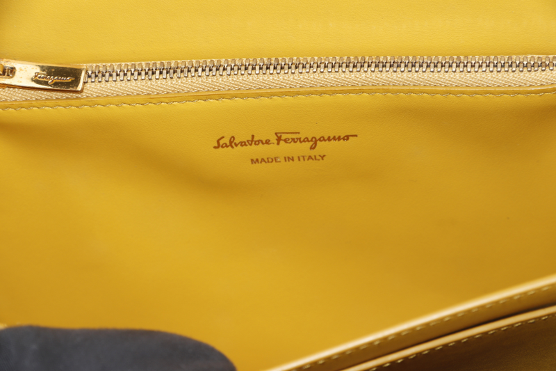 SALVATORE FERRAGAMO JOANNE (AU-21-H321) YELLOW LEATHER SHOULDER BAG GOLD HARDWARE, WITH DUST COVER