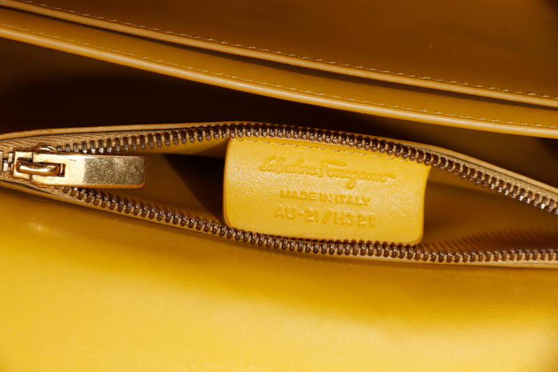 SALVATORE FERRAGAMO JOANNE (AU-21-H321) YELLOW LEATHER SHOULDER BAG GOLD HARDWARE, WITH DUST COVER