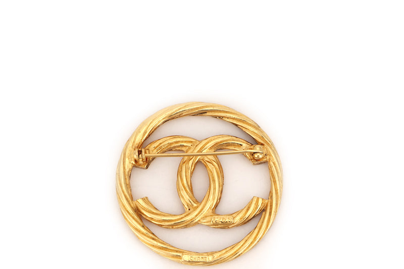 CHANEL VINTAGE CC LOGO BROOCH PIN GOLD PLATED, WITH 3RD PARTY DUST COVER