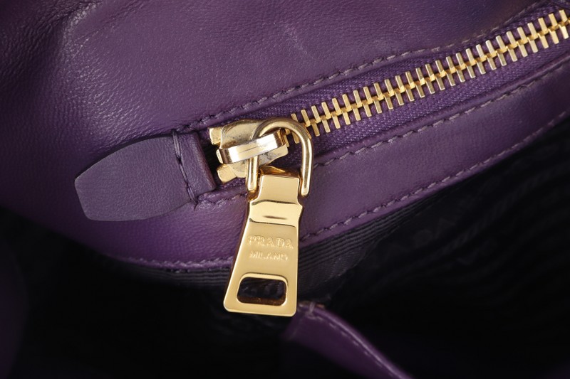 PRADA GRAUFE TESSUTO (BN2805) CICLAMINO NYLON GOLD HARDWARE WITH CARD AND DUST COVER