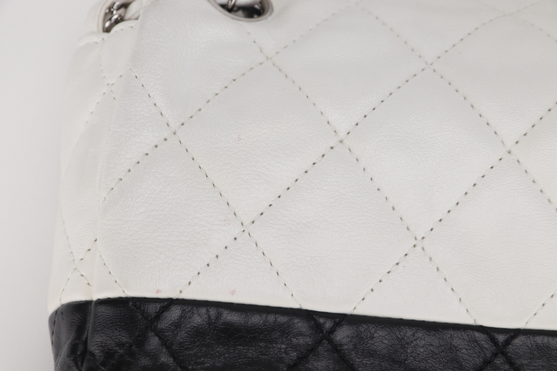 CHANEL CLASSIC FLAP BICOLOR (1267xxxx) MEDIUM BLACK & WHITE LAMBSKIN SILVER HARDWARE, NO CARD & DUST COVER