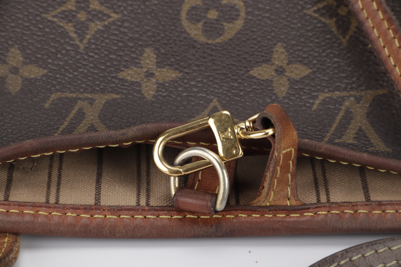 LOUIS VUITTON NEVERFULL MM MONOGRAM CANVAS WITH SMALL POUCH GOLD HARDWARE