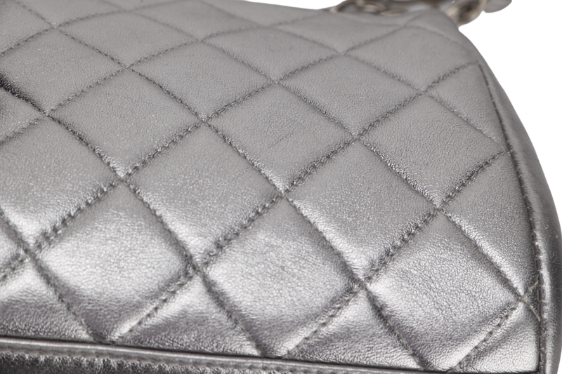 CHANEL VINTAGE TIMELESS FRAME BAG MINI QUILTED SILVER METALLIC LAMBSKIN SILVER HARDWARE (458xxxx)