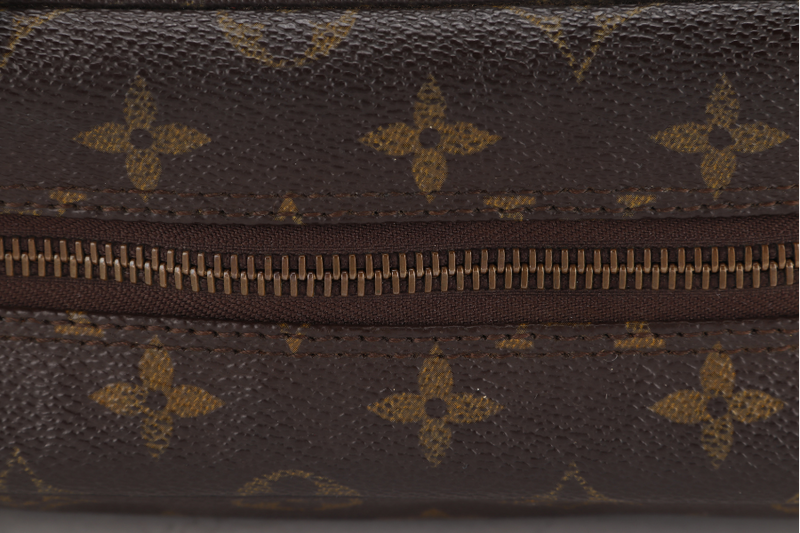 LOUIS VUITTON TROUSSE TOILLETTE 28CM MONOGRAM CANVAS GOLD HARDWARE