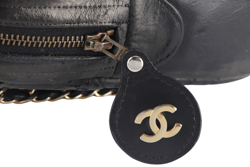 CHANEL VINTAGE CAMERA BAG (117xxxx) MEDIUM BLACK LAMBSKIN QUILTED GOLD HARDWARE NO DUST COVER