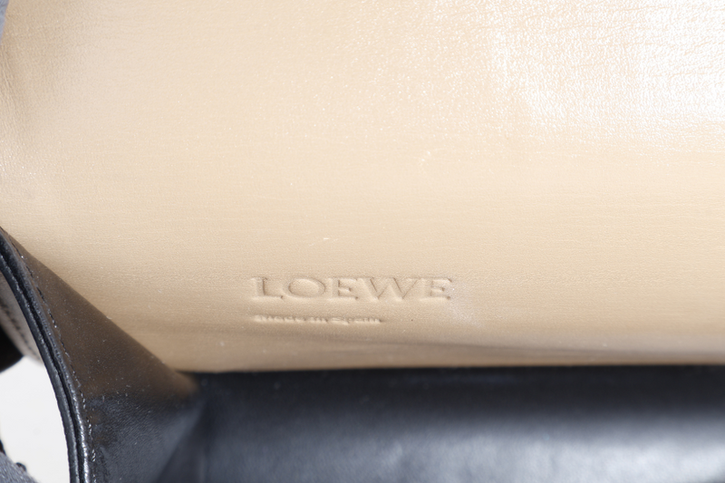 LOEWE BARCELONA MEDIUM BROWN LEATHER CALF LEATHER GOLD HARDWARE NO DUST COVER