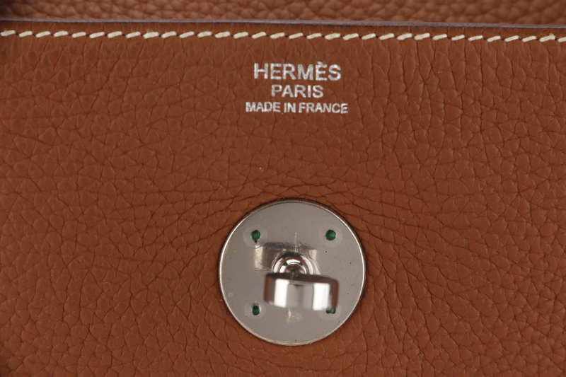 HERMES LINDY 34 GOLD COLOR CLEMENCE LEATHER WITH SILVER HARDWARE STAMP Q WITH DUST COVER