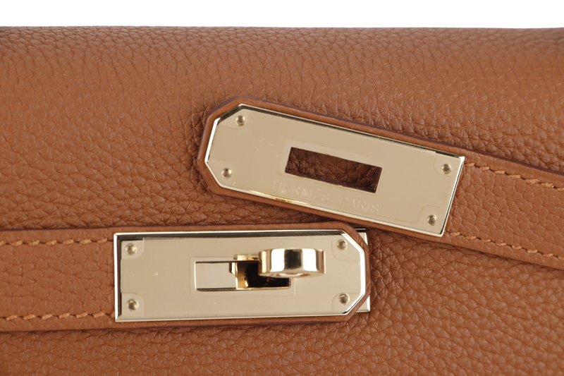 HERMES KELLY 28 HSS GALLOP STAMP D (YEAR 2020) GOLD TOGO CAPUCINES, SAPPHIRE HANDLE IN CHEVRE, SWIFT LIGHT GOLD HARDWARE WITH LOCK. KEYS, RAINCOAT AND DUST COVER