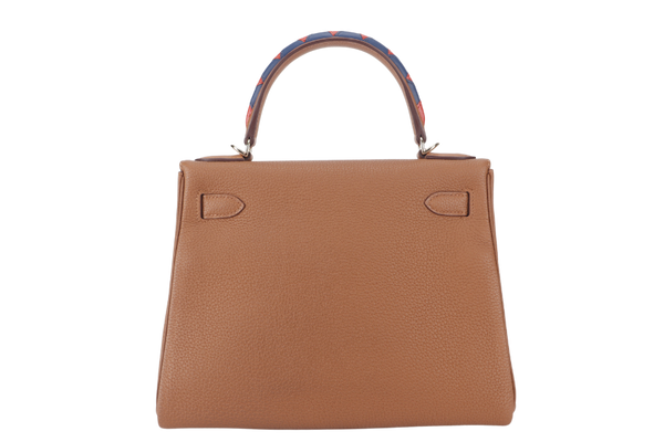 HERMES KELLY 28 HSS GALLOP STAMP D (YEAR 2020) GOLD TOGO CAPUCINES, SAPPHIRE HANDLE IN CHEVRE, SWIFT LIGHT GOLD HARDWARE WITH LOCK. KEYS, RAINCOAT AND DUST COVER