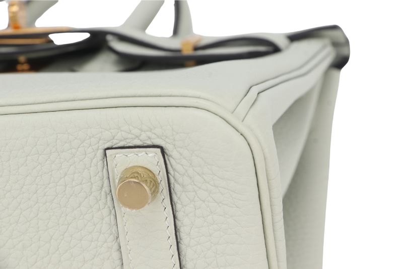 HERMES BIRKIN 25 GRIS NEVE TOGO GOLD HARDWARE STAMP B (YEAR 2023) WITH KEYS, LOCK, RAINCOAT AND DUST COVER