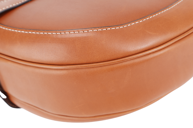 CELINE BESACE MEDIUM 16 NATURAL CALFSKIN LEATHER GOLD HARDWARE WITH DUST COVER