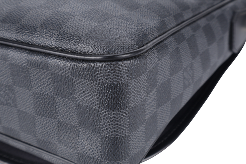 LOUIS VUITTON N58029 DANIEL MM DAMIER GRAPHITE CANVAS SILVER HARDWARE NO DUST COVER