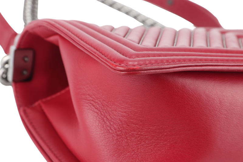 CHANEL LEBOY RED CHEVRON WITH GLITTERS LINE SILVER HARDWARE (2038xxxx) WITH CARD AND BOX